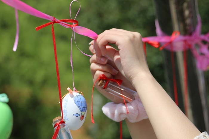 图3 挂许愿瓶3.jpg